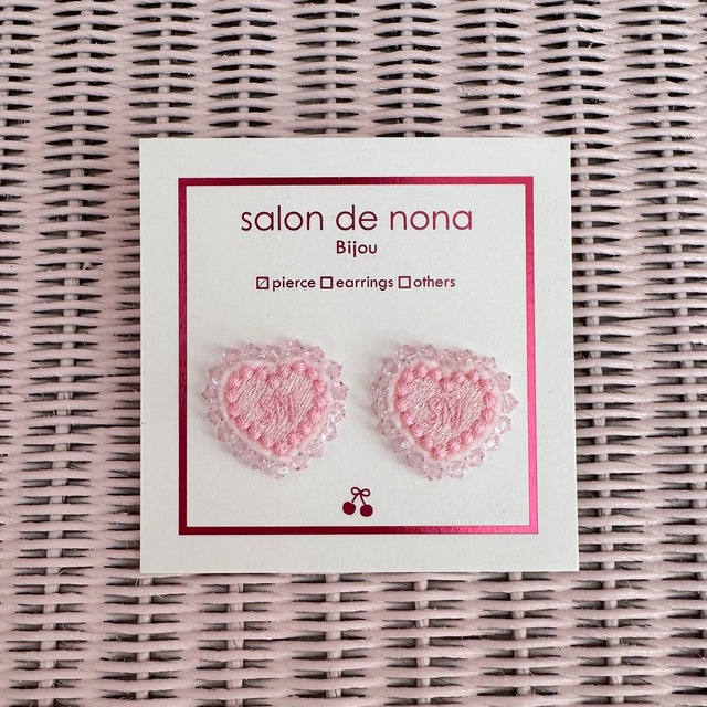 Heart 刺繍 ピアス/イヤリング　