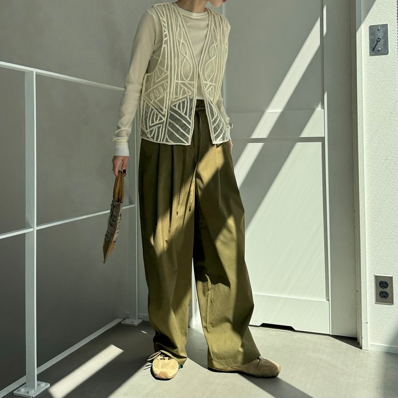 シアー幾何学柄デザインvest/アイボリー