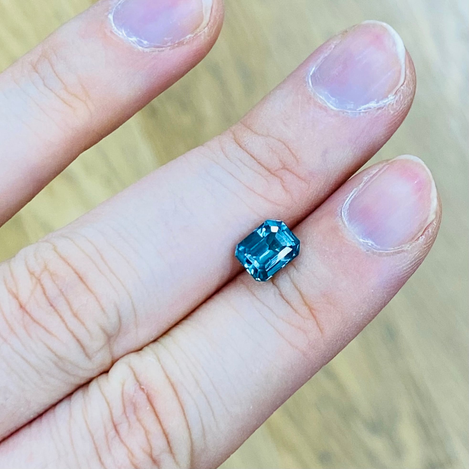 ダンディーなインディゴカラートルマリン