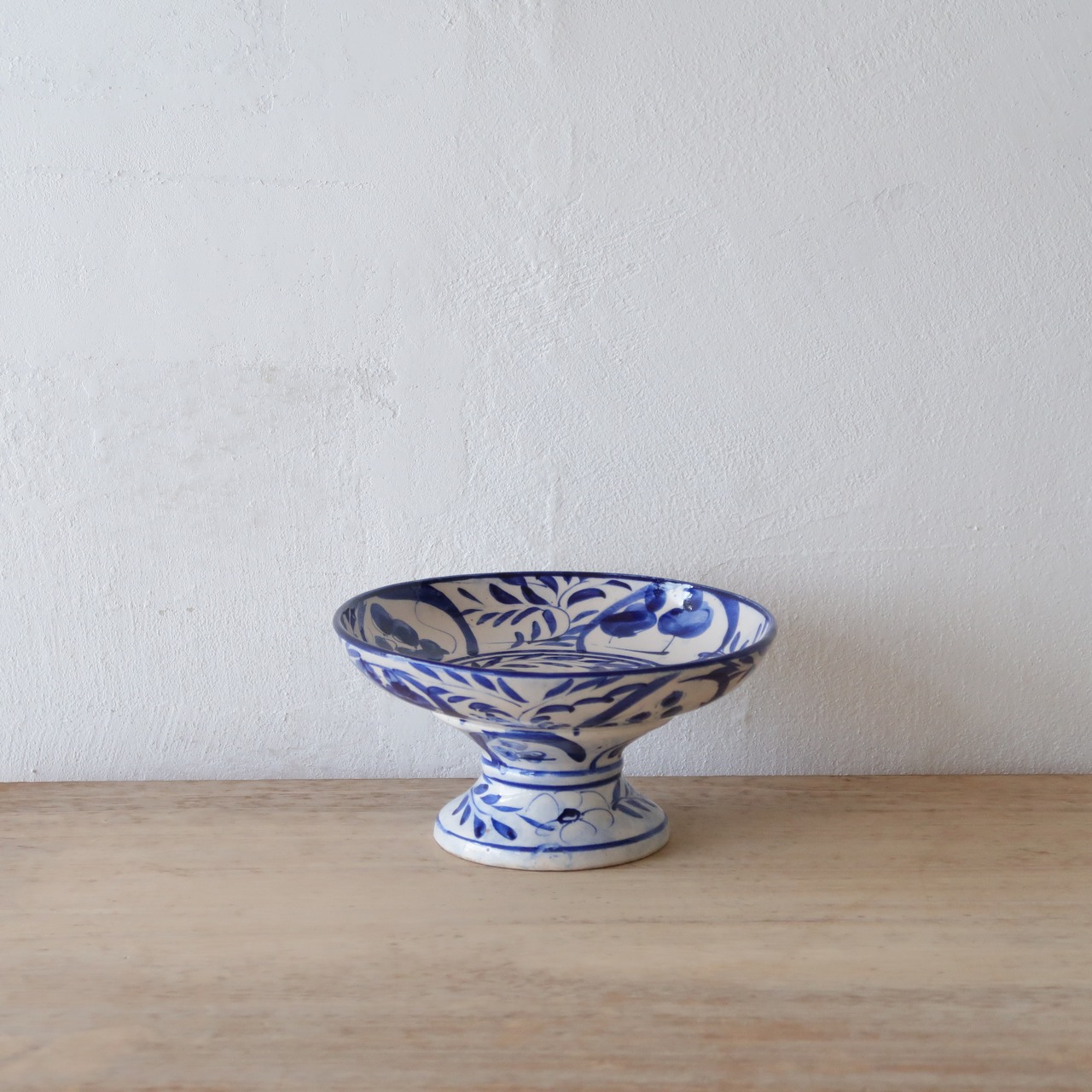 ブルーのフルーツトレイ