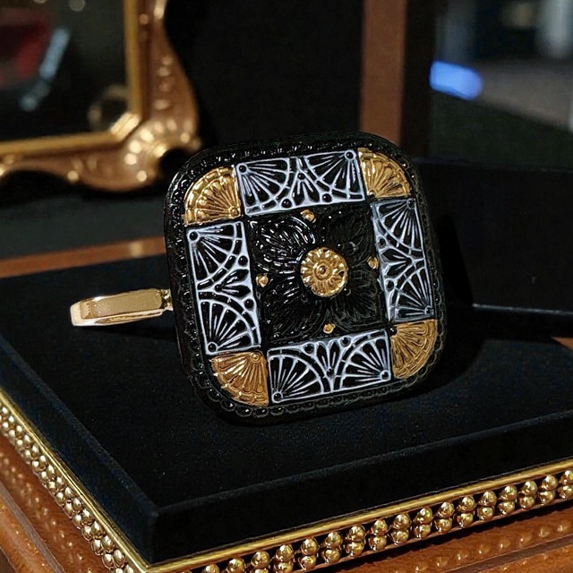 夜煌 -Yako-［チェコガラスのストールピン／ブローチ］ブラック×ゴールド ギフトBOX付