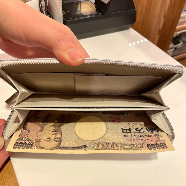 【HAK2RF】　１万円札が折らずに入る　薄型ラウンドファスナー束入　（スパイク箔）