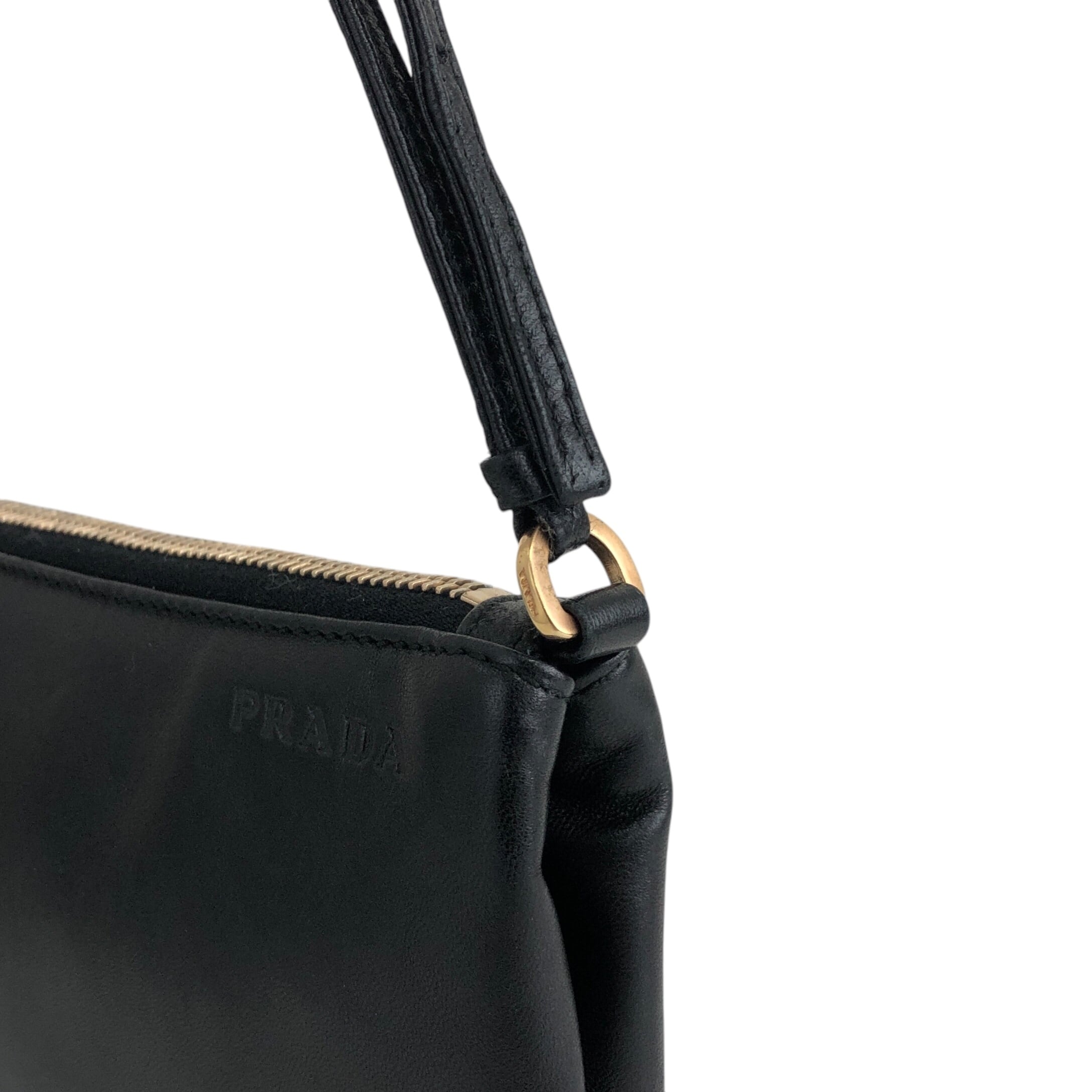 PRADA プラダ ショルダーバッグ ブラック カデナ レザー vintage PRADA プラダ ショルダーバッグ ブラック カデナ レザー vintage