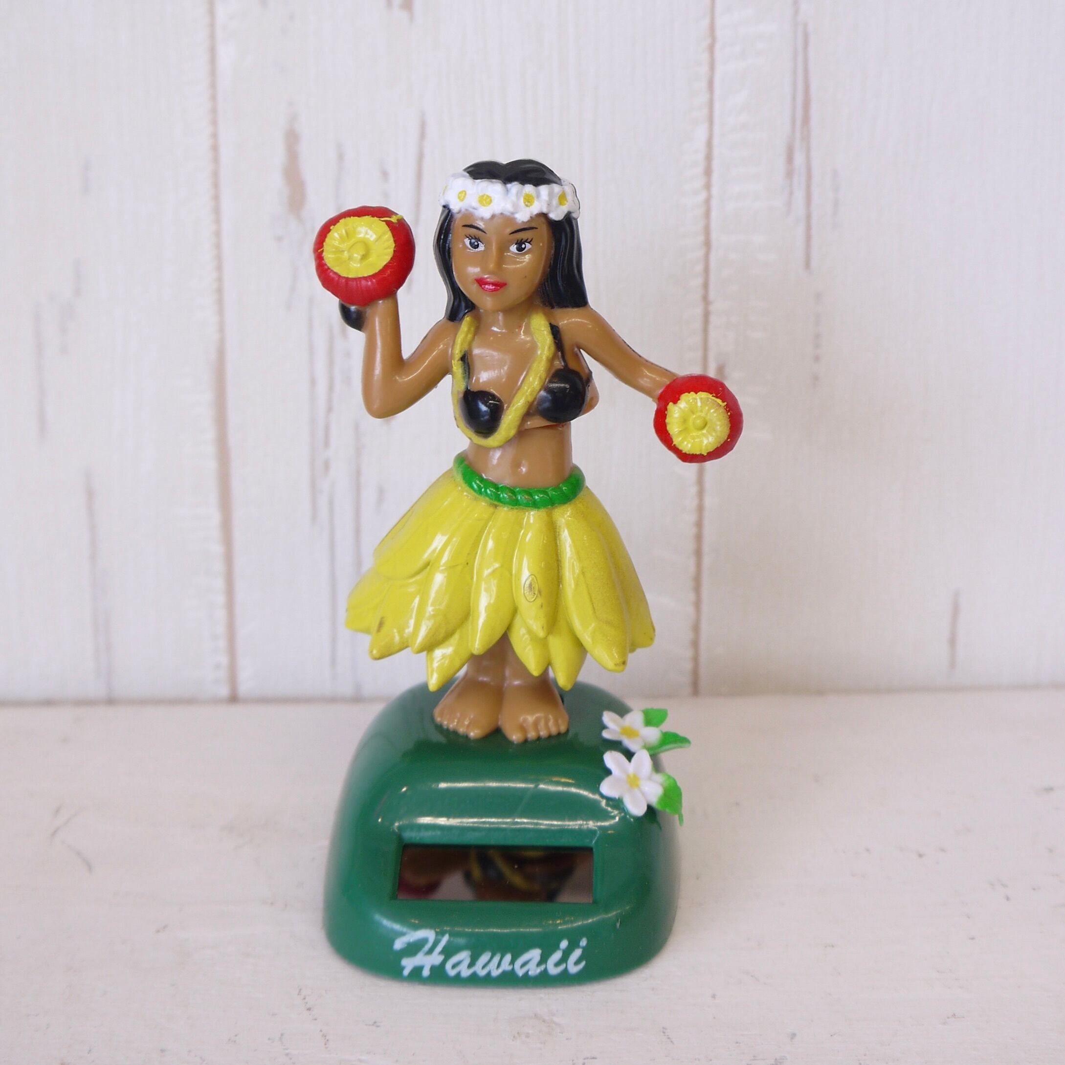 ★ハワイ直輸入★ソーラーフラドール/フラ人形★ユラユラ ダッシュボードドール/ウリウリ タヒチアンガール/黄色<SRA16>