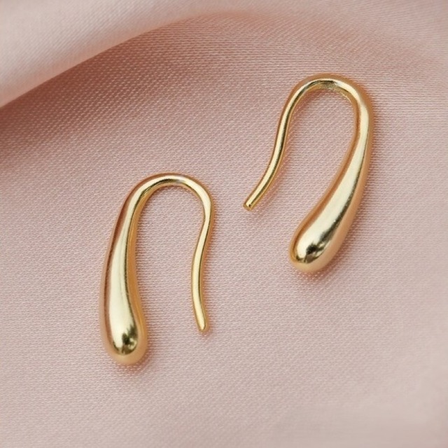 ピアス レディース フックピアス ティアドロップ しずく型 金属アレルギー対応 フックタイプ S999シルバー きれいめ シンプル 大人 上品 お洒落 大人女子 エレガント 存在感 春 秋 冬 デート お出かけ 休日 旅行 普段使い プレゼント 送料無料 ブラック ゴールド シルバー ローズゴールド