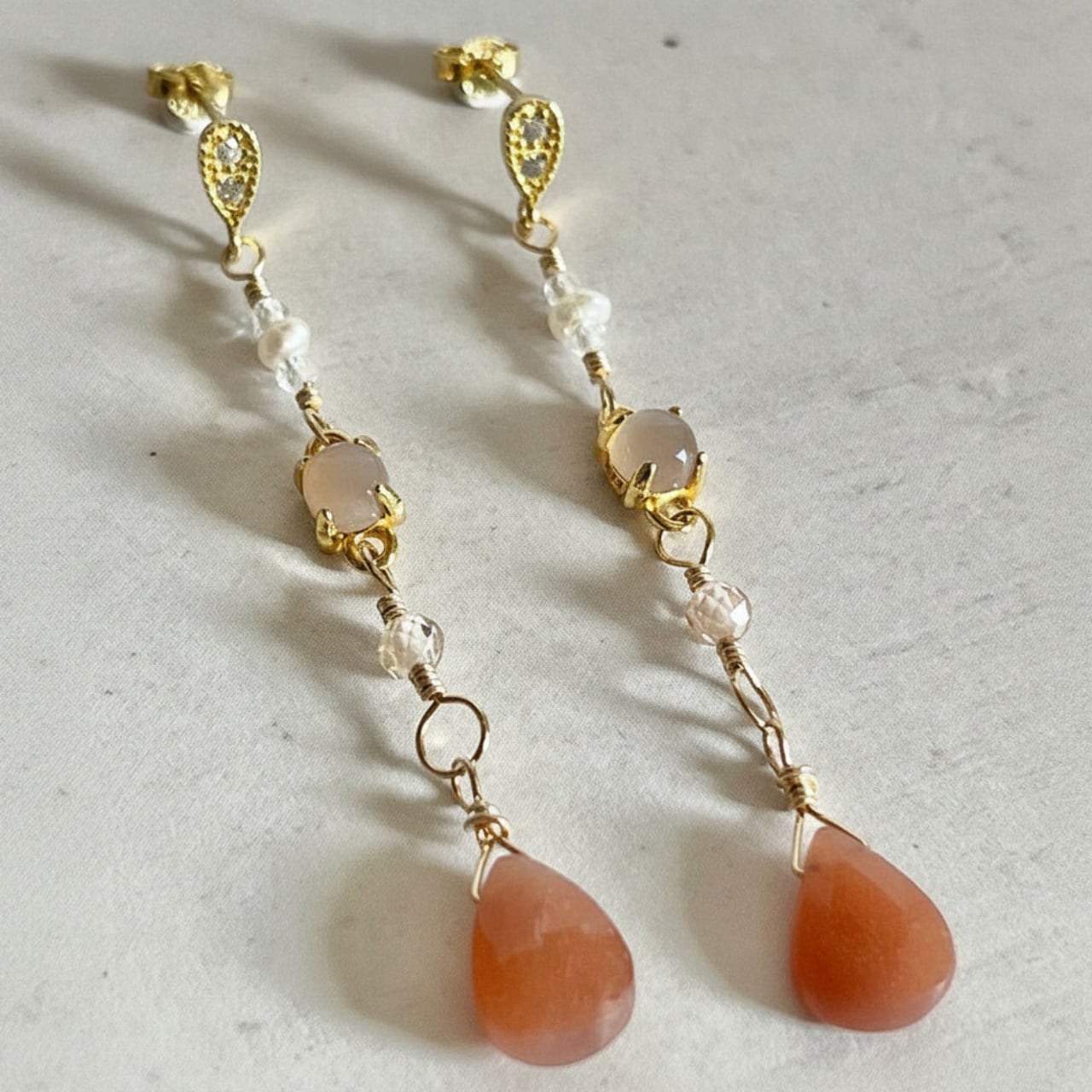 【ムーンストーン&パール】6月誕生石 ブラッドオレンジドロップ|ポストピアス 14kgf