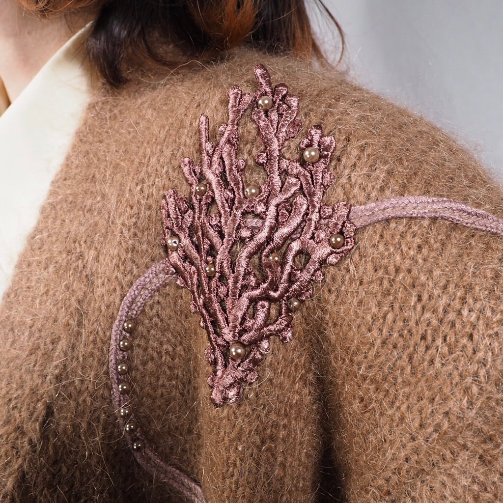 Plants × Perl Embbossed Design Light brown wool knit cardigan