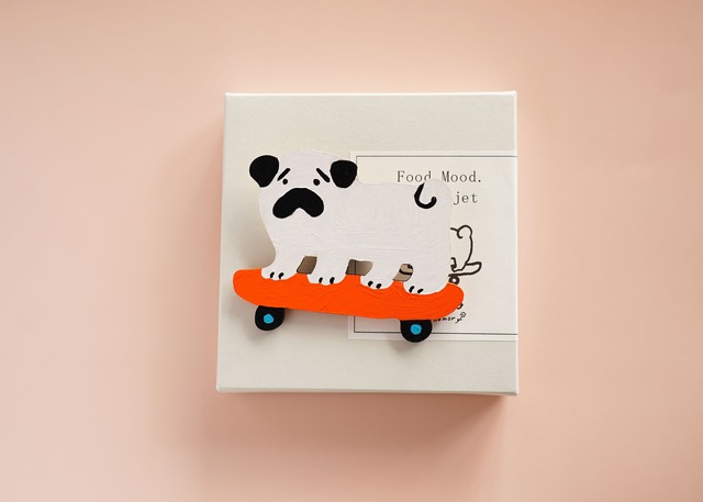 wood objet 原画 小「オレンジスケボーパグ」