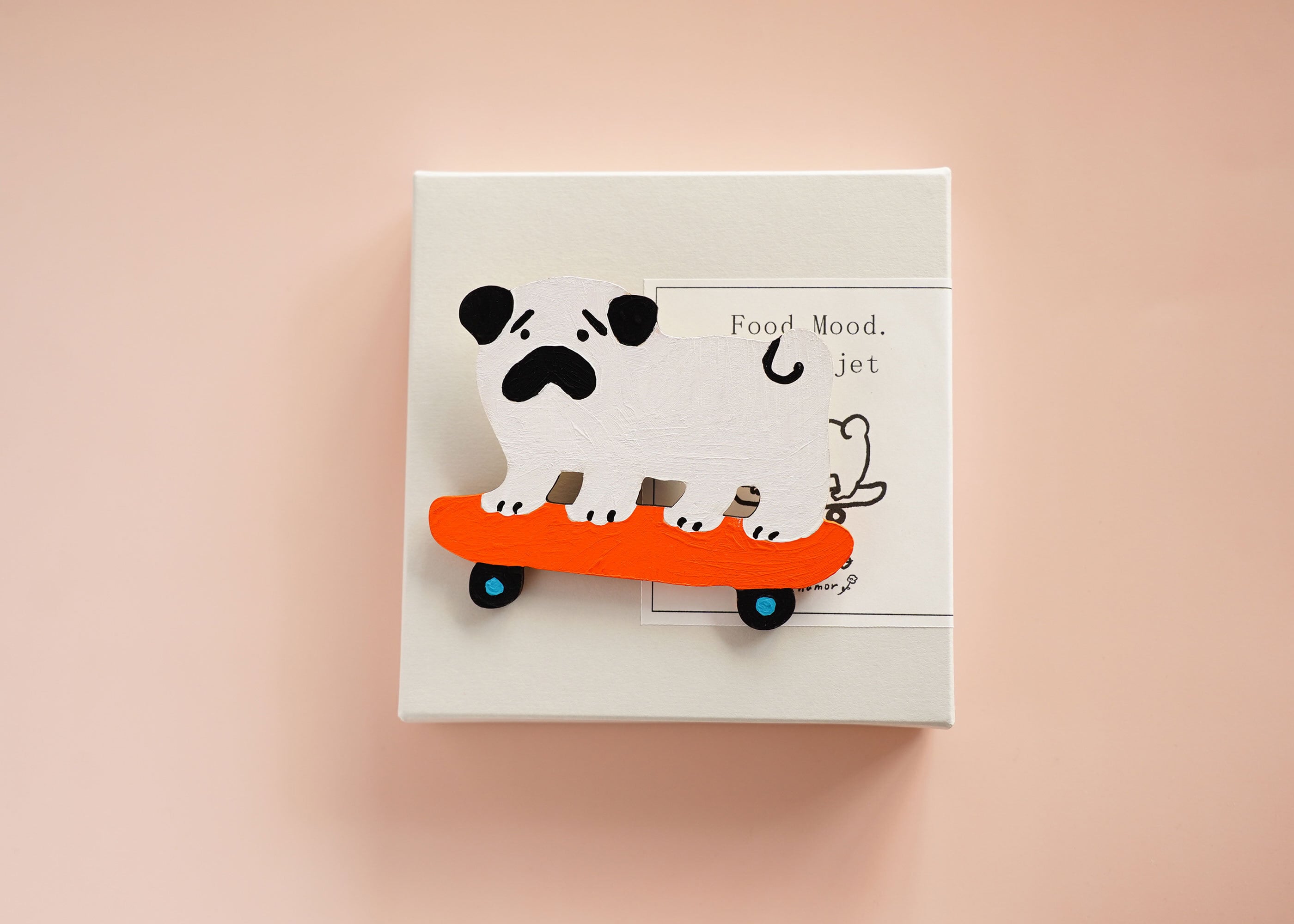 wood objet 原画 小「オレンジスケボーパグ」