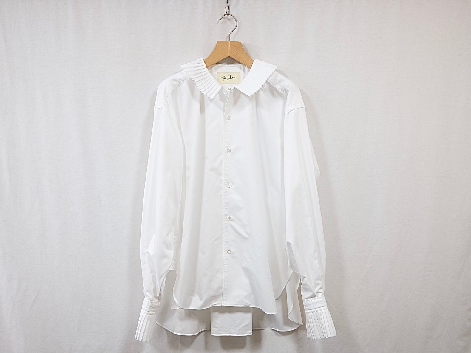 JUN MIKAMI “プリーツカラーオックスフォードシャツ” White | Lapel online store powered by BASE