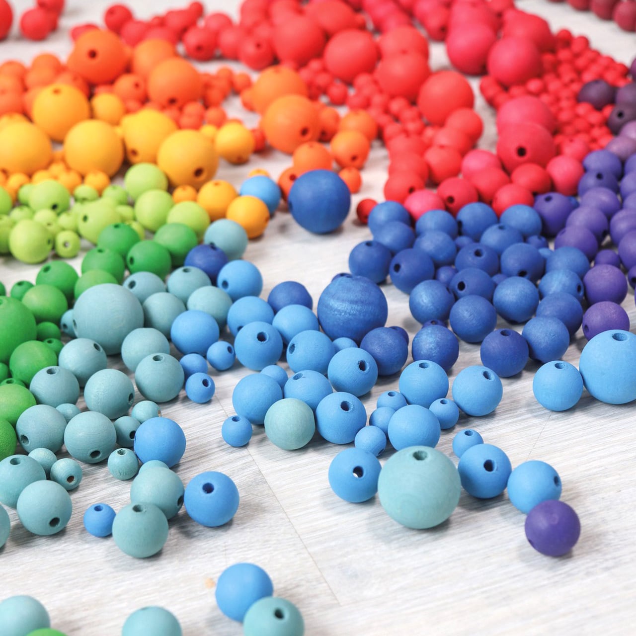 GRIMM'S/グリムス社 木製カラービーズ 180個 グリムス 木製カラービーズ 20mm 180P | Earth8toys