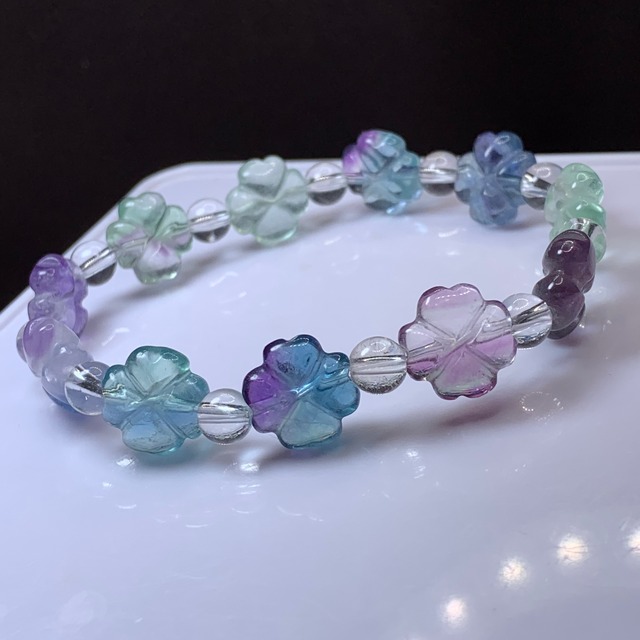 1.色合いが美しい・クローバーフローライト