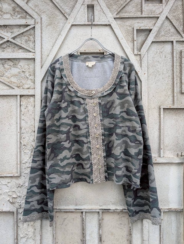 "POL" camouflage lace trim top