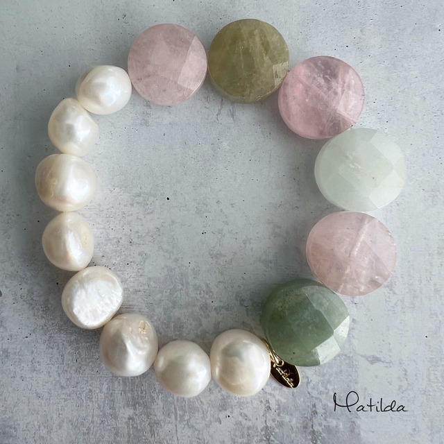 bicolor bracelet（ミックスベリル×淡水パール）