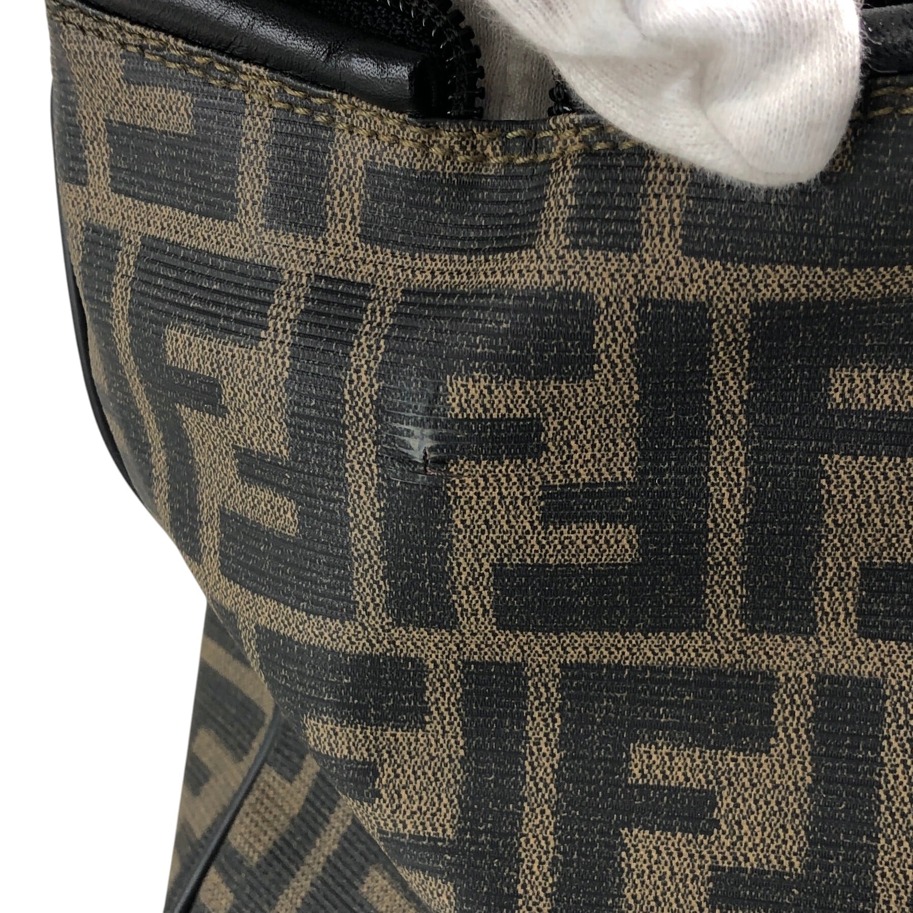 FENDI フェンディ ズッカ ショルダーバッグ ブラック ロゴ PVC レザー