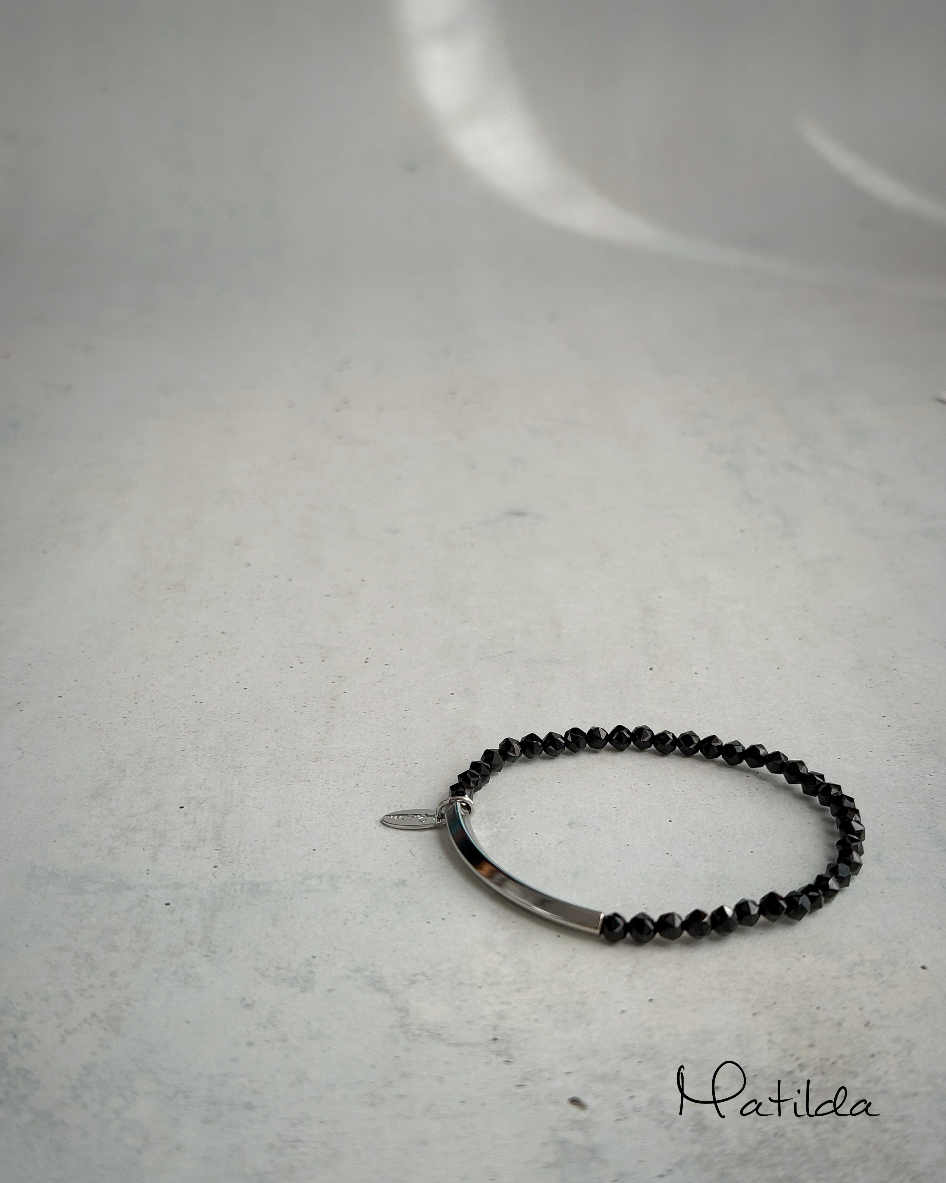 Tube & stone bracelet(ブラックスピネル)