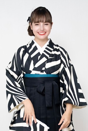 Kimono Sienne 卒業式袴3点セット 幾何学模様 二尺袖着物 袴 白黒×黒袴 卒業式