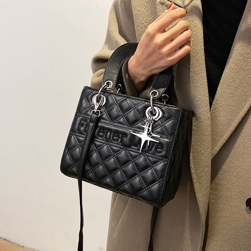 スタイルオータムウィンターレッド 秋物 冬物 クロスボディ ハンドバッグ 手作りハンドバック16780452577