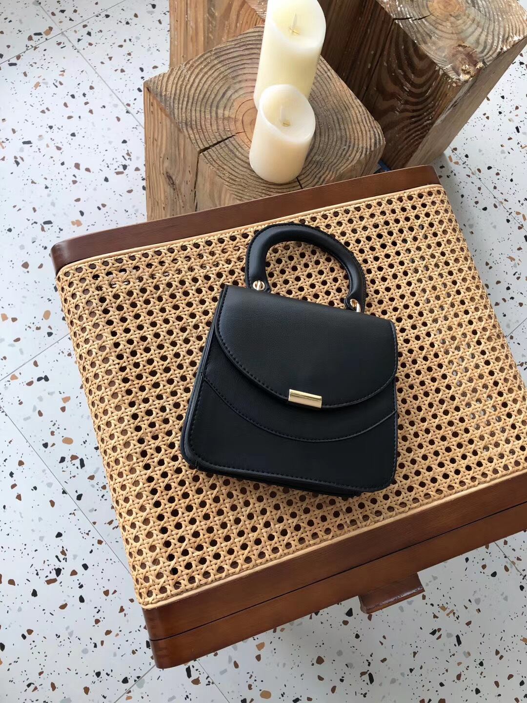 フラップミニバッグ