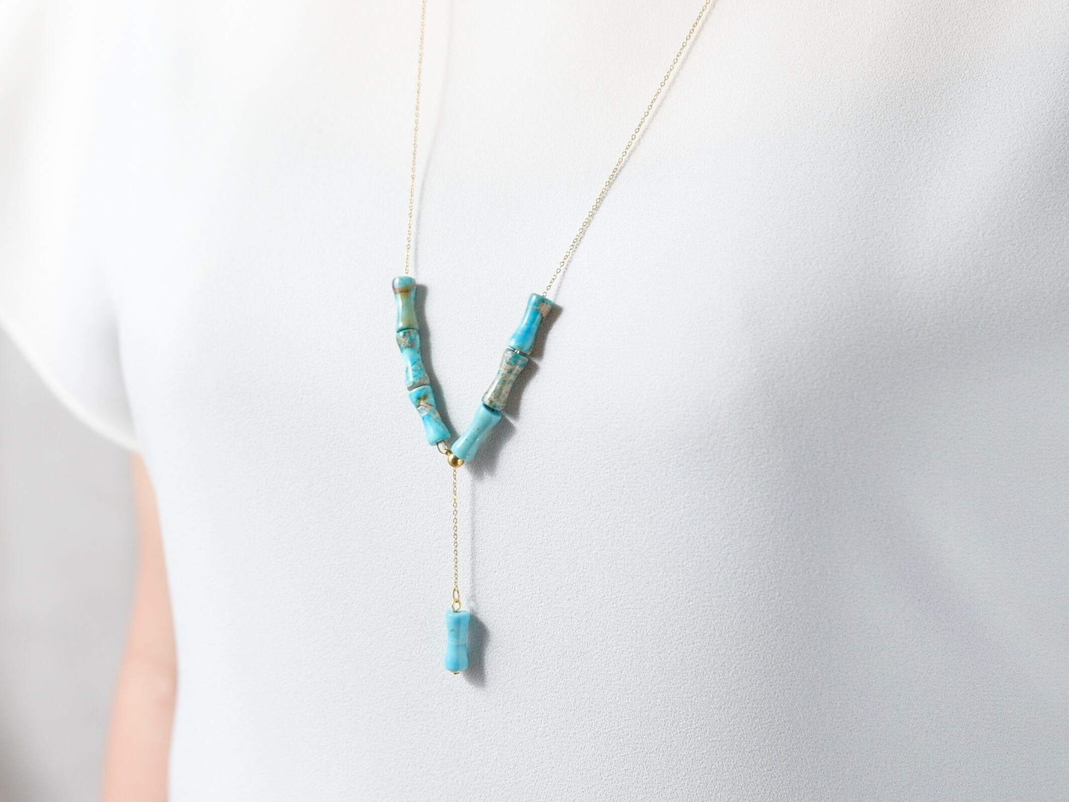 アレンジ豊富【14kgf ロングネックレス】夏色!ターコイズブルーの天然石