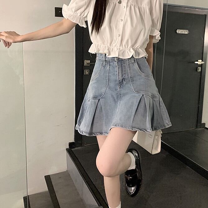 スカート レディース ミニスカート デニムスカート ミニ ミニ丈 ショート ショート丈 プリーツ タック ポケット ボタン かわいい ガーリー シンプル カジュアル ストリート おしゃれ お洒落 かっこいい こなれ感 ラフ キュート 存在感 無地 春 夏 10代 20代 30代 学生 デート お出かけ お泊まり 休日 着回し 普段使い 韓国 韓国系 送料無料 ファッション コーデ スタイル モテ 美脚 脚長 トレンド 青 ハイウエスト Aライン デイリーユース アウトドア BBQ キャンプ S M L