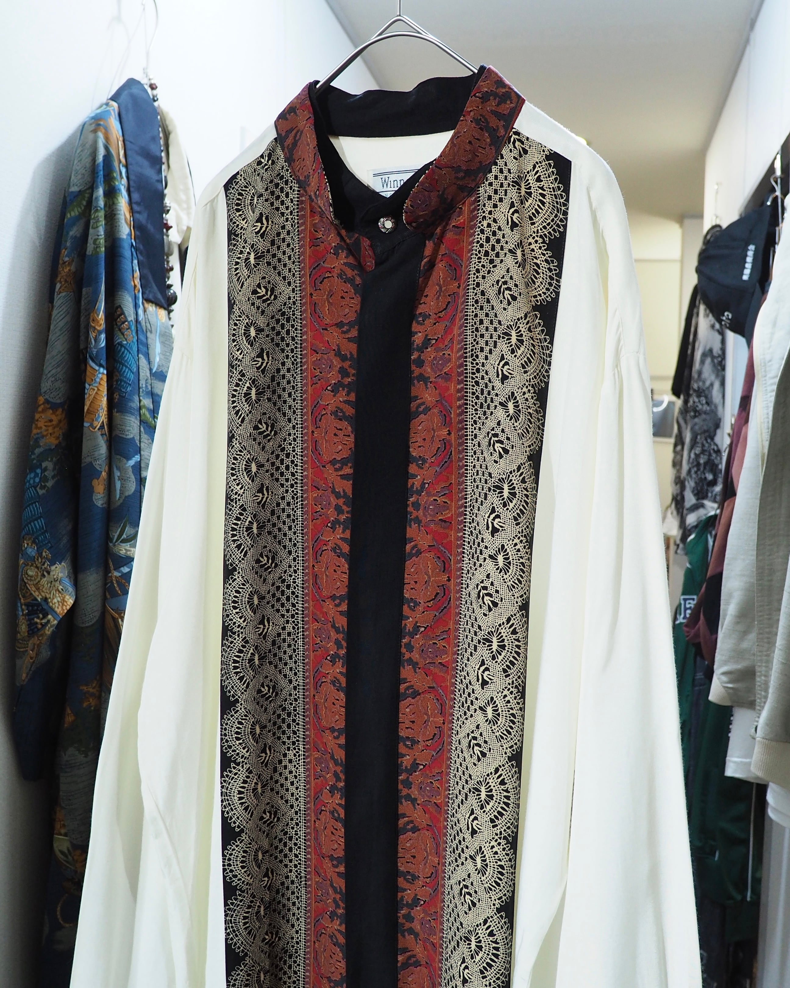 1980 - 90s Beautiful Arabesque × Crochet Lace pattern Switching vintage loose No collar shirt