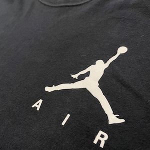 【NIKE】Air Jordan ワンポイントロゴ バックプリント Tシャツ ジャンプマン ネーム L US古着