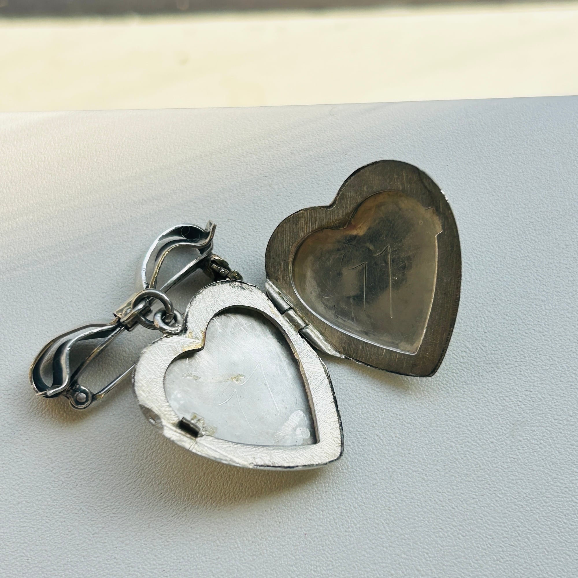 WRJ カナダ 40s 揺れるハートブローチ | Milo Antiques & Vintage