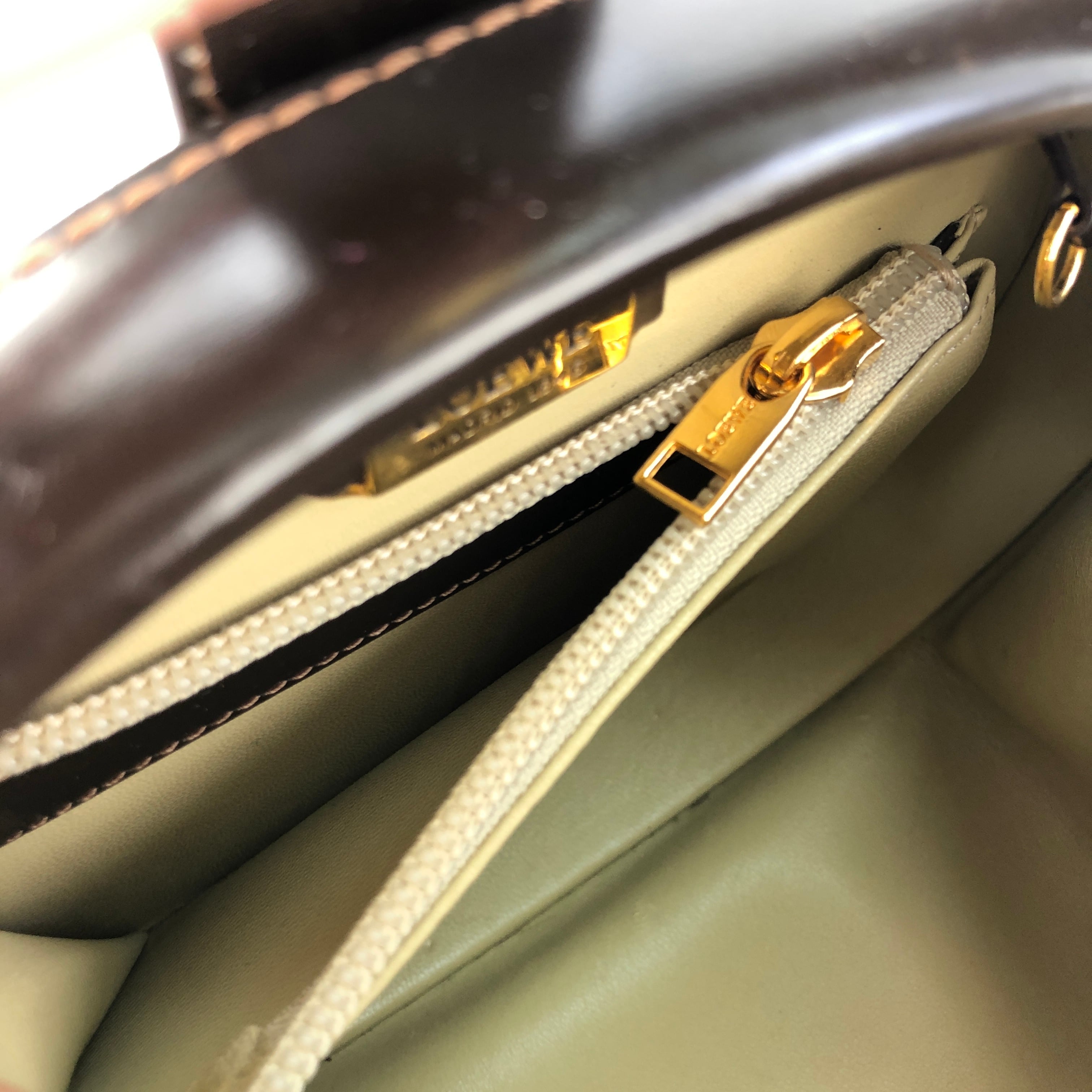 LOEWE ロエベ アナグラム型押し 丸型 2WAY レオパード ブラウン LOEWE ロエベ アナグラム型押し 丸型 2WAY レオパード ブラウン