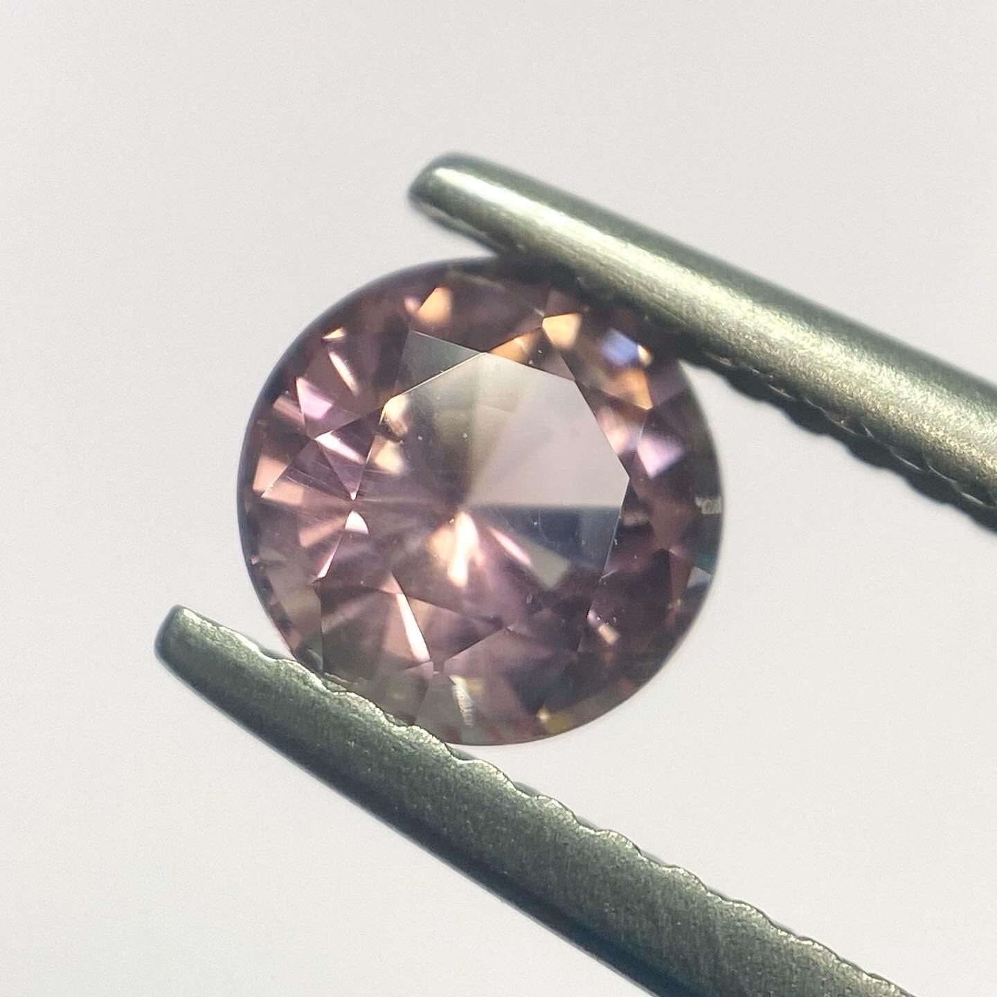 光当たる桜　トルマリン