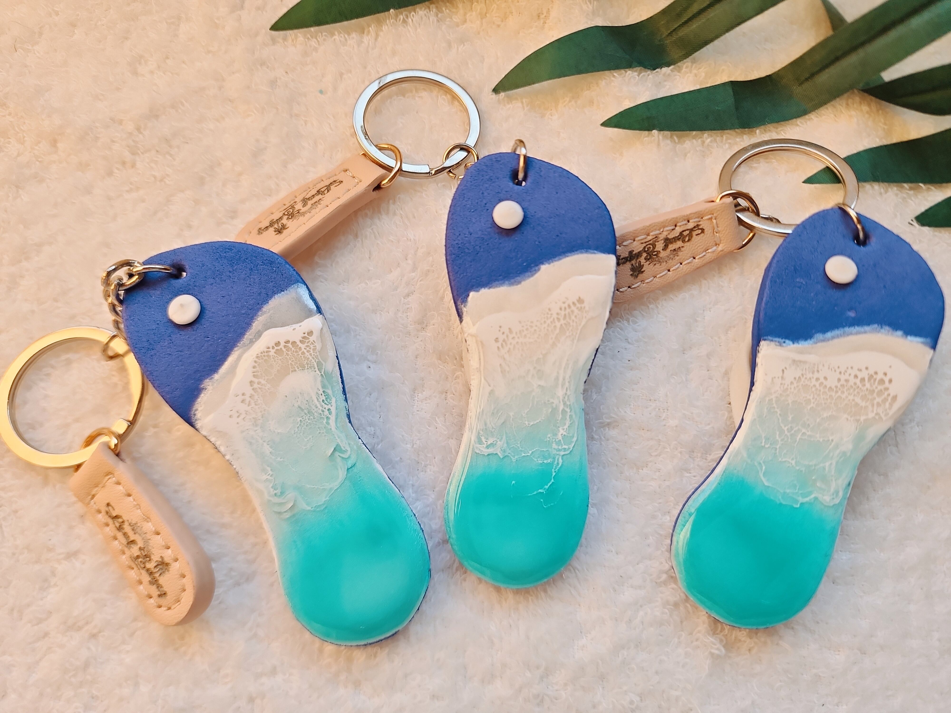 436.オーシャンレジンアート ビーチサンダルキーホルダー | Leaf Edgez