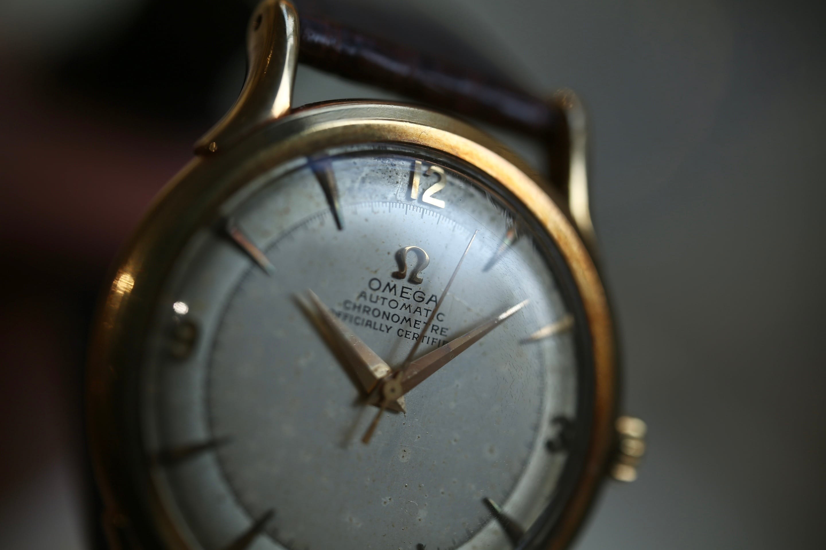 【OMEGA】 1948年製 オメガ クロノメーター 飛びアラビア数字 テクニカルダイヤル ハーフローター 18金無垢 自動巻き / Chronometer / Cal.352 / 18K