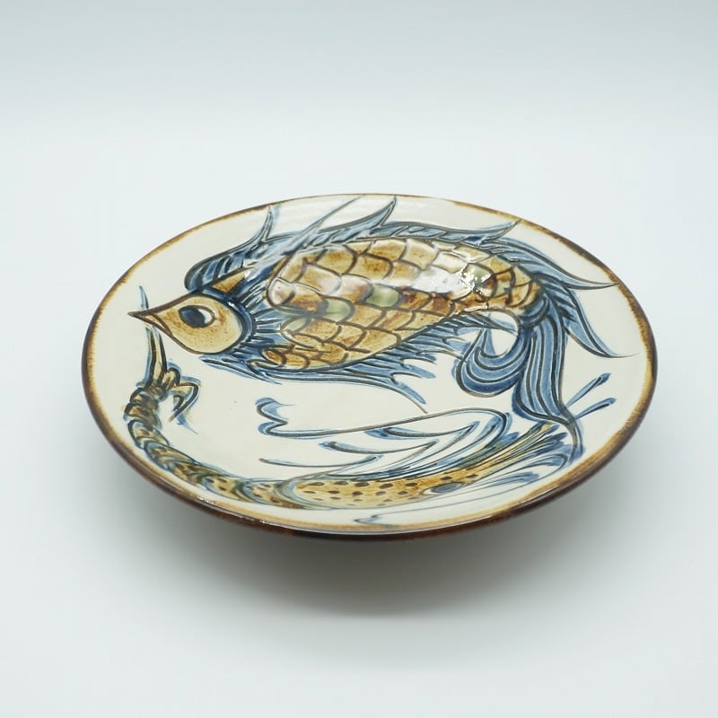 7寸皿 線彫り魚紋 【金城陶器秀陶房】 | やちむんと琉球ガラス