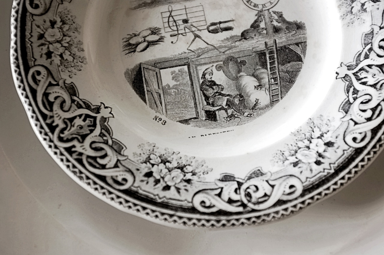 1860s Creil et Montereau Lebeuf Milliet et Cie 不可解ユートピア 謎のプレートa クレイユモントロー Rébus