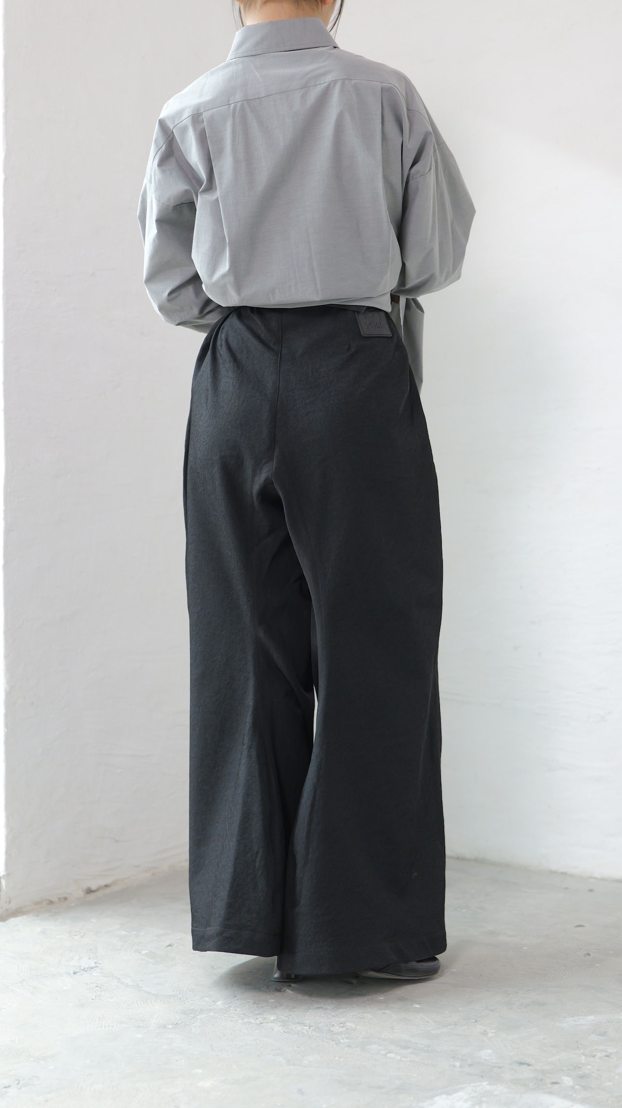 i’m here - “He is twitted” Pants :Black|ツイスト立体パターン/軽量ポリエステル/レザーパッチ