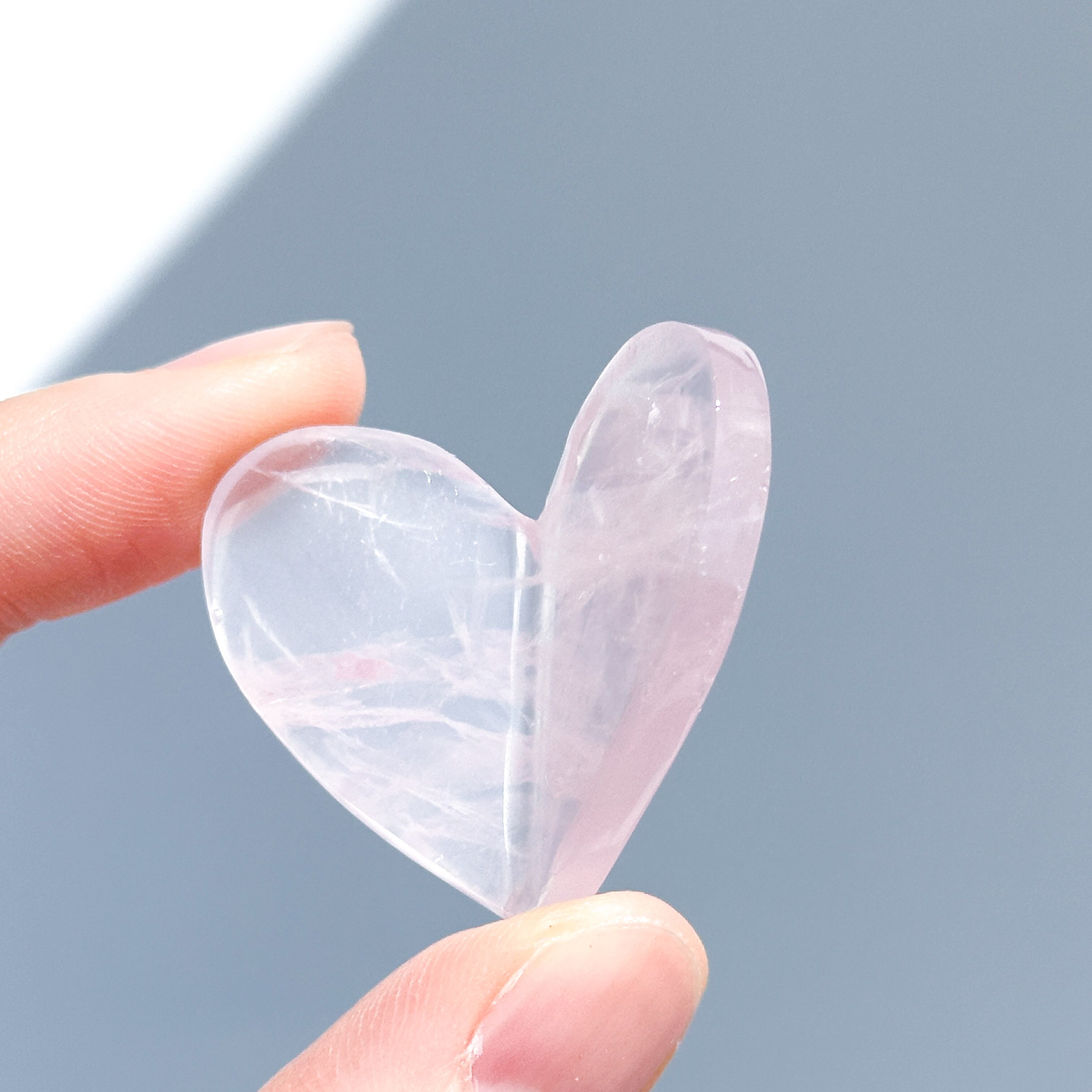 高品質　アイスローズクォーツ　ハート　スタンド付き ローズクォーツ 3Dハート 02♡Rose Quartz heart ♡天然石・鉱物