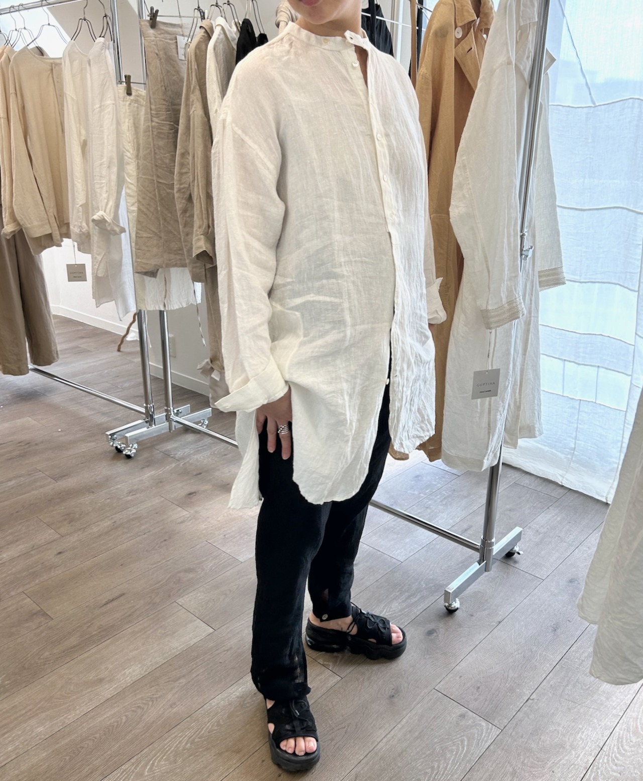 GUPTIHA(グプティハ) Kameez shirt 手織りリネン チュニックシャツ (ホワイト)