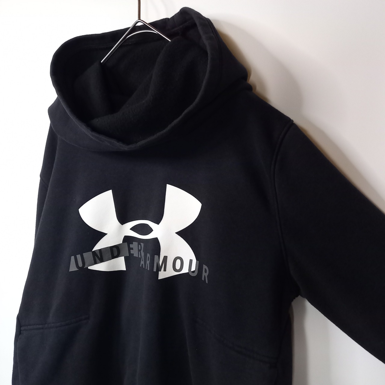 アンダーアーマー　ハイネック　プリント　スウェット　パーカー　プルオーバー