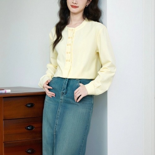 2連ボタンラウンドネックブラウス ・74464