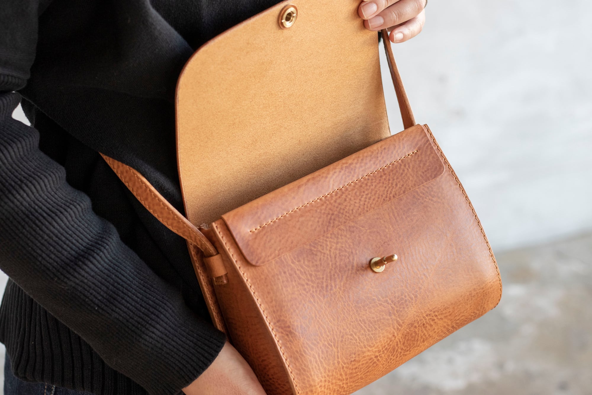 オコシ ショルダーバッグ M | すずなり