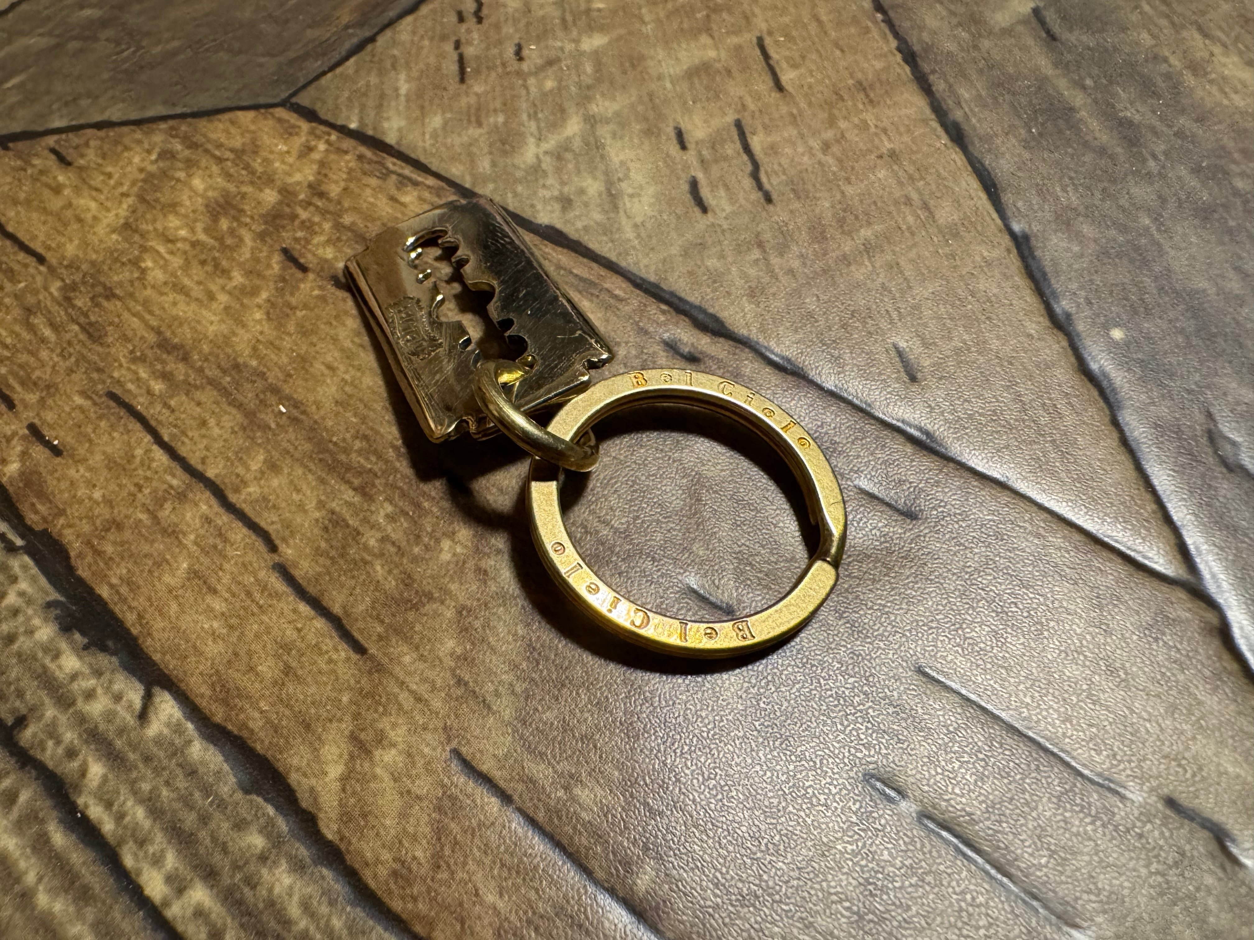 Bel Cielo 真鍮製 剃刀チャームキーホルダー | TSUGi -made & select-