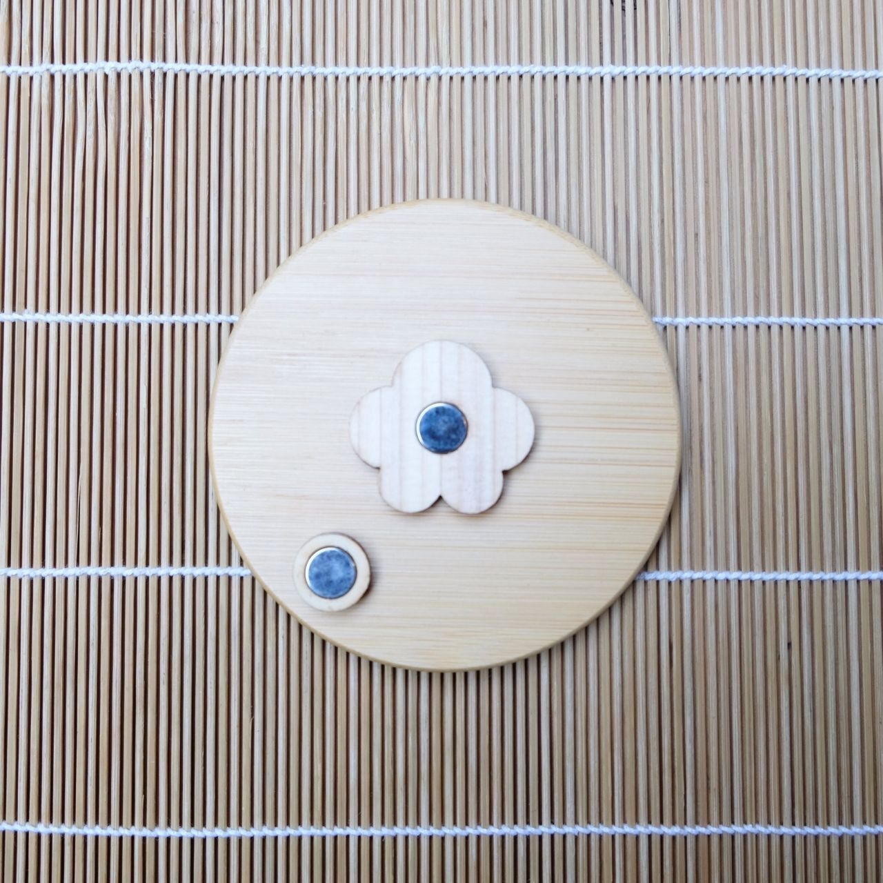 【ひのきマグネット】梅 白 ブローチ メモ留め アートパネル