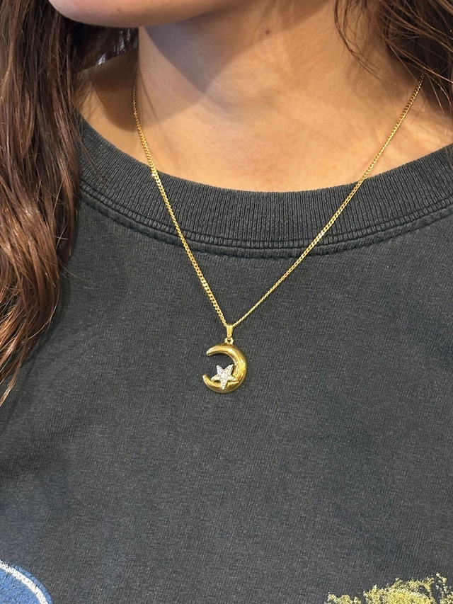 courrèges/ vintage gold moon star necklace.