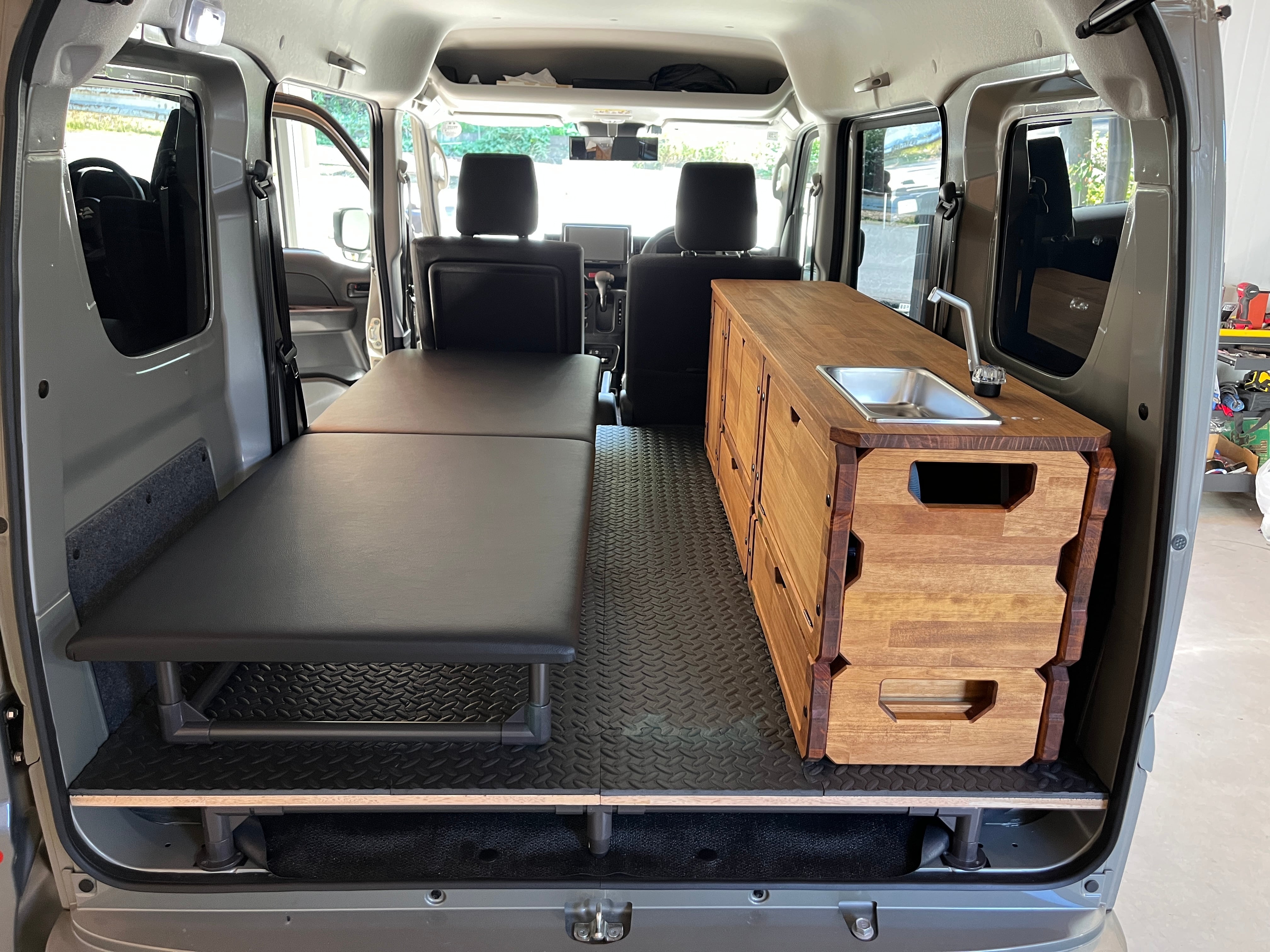 nuts vanlife products (CREIM)