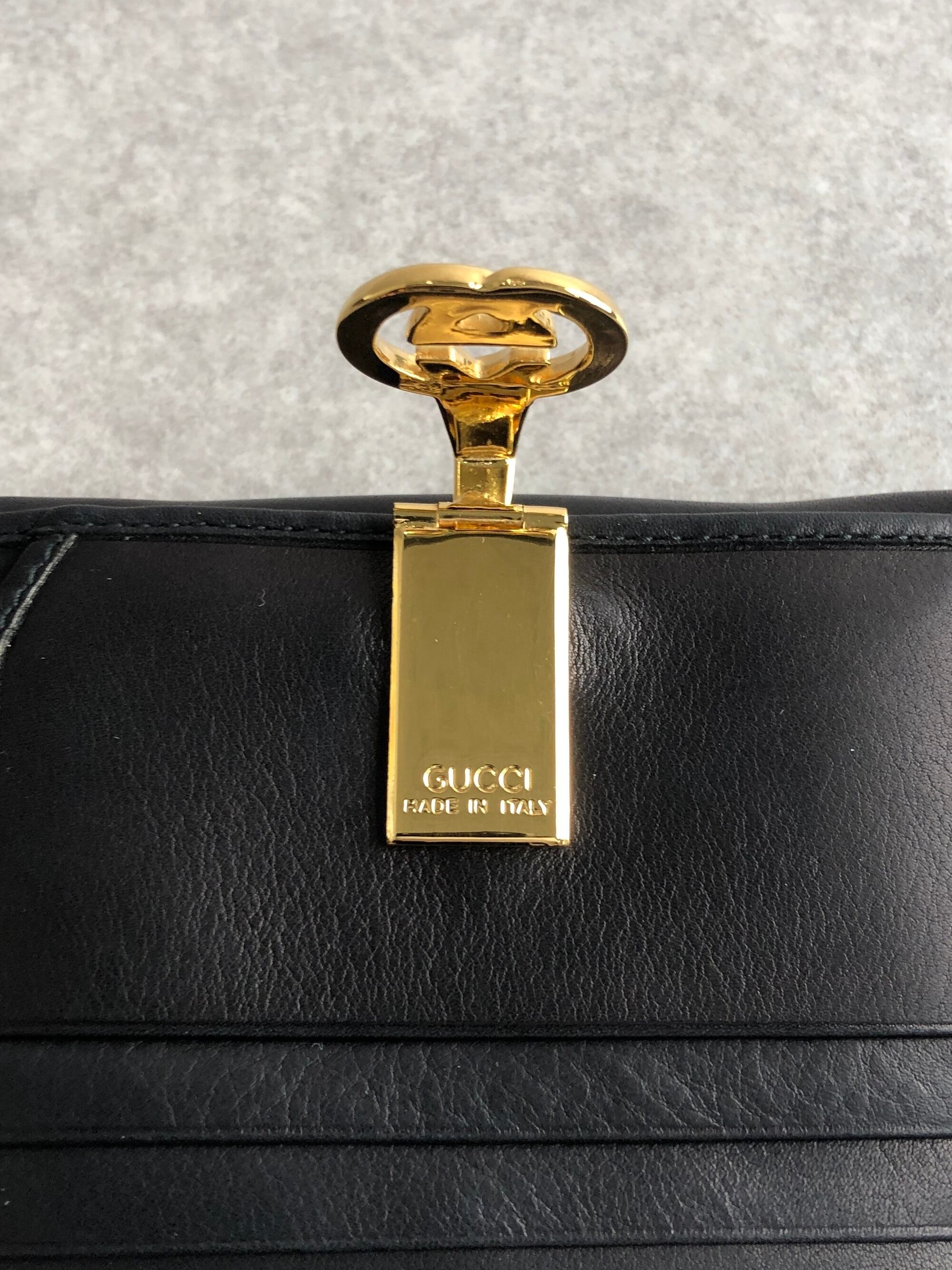 GUCCI グッチ 財布 ブラック GGロゴ レザー 2つ折り vintage