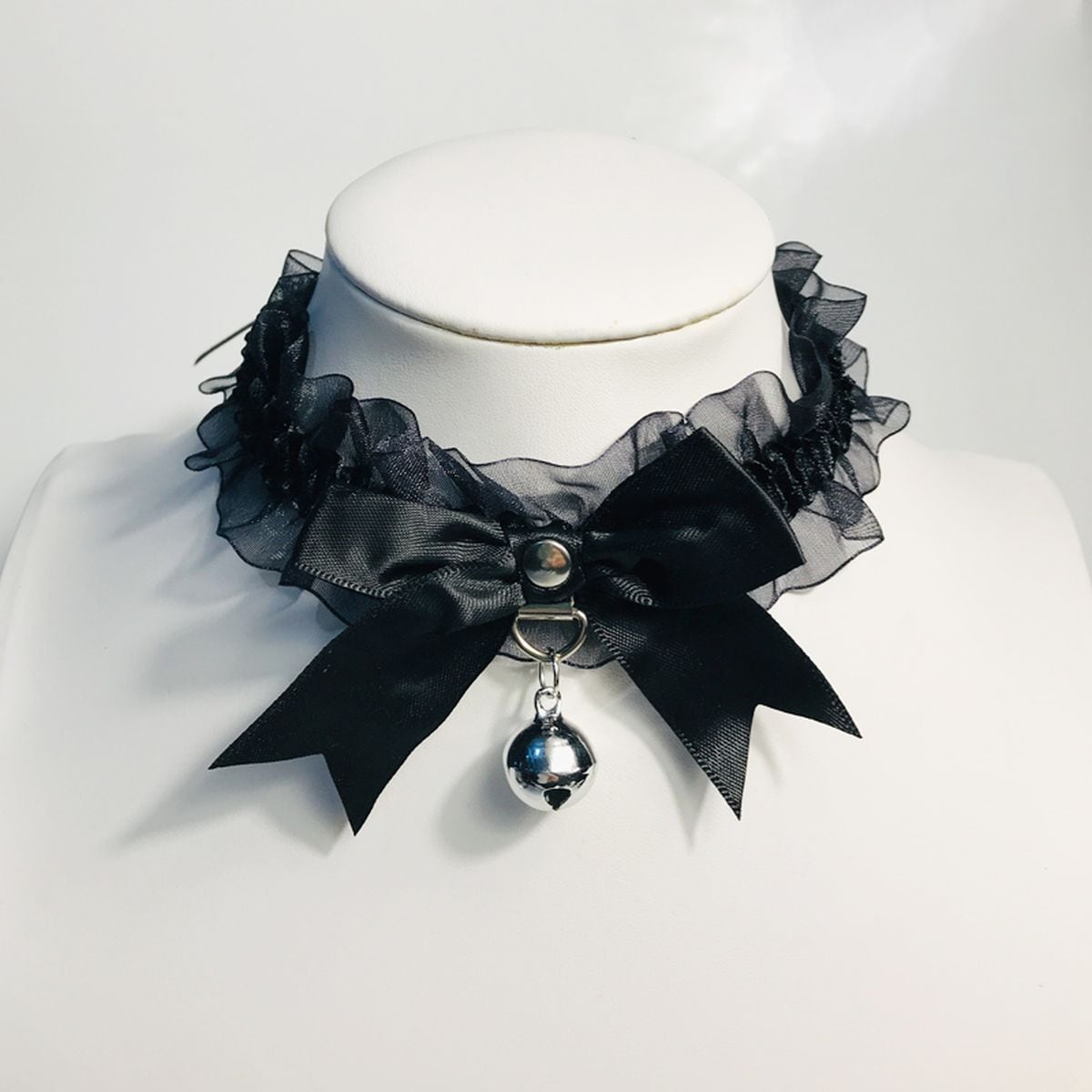 レース紐とリボン鈴のドーリーチョーカー | Maiden's Rêve