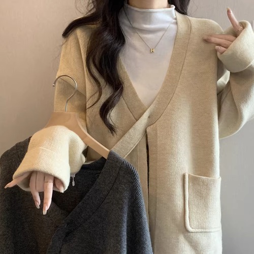 2色／ノーボタンVネックニットカーデ ・74042