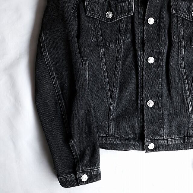 BALENCIAGA 2017 BLACK DENIM JACKET | safarionline
