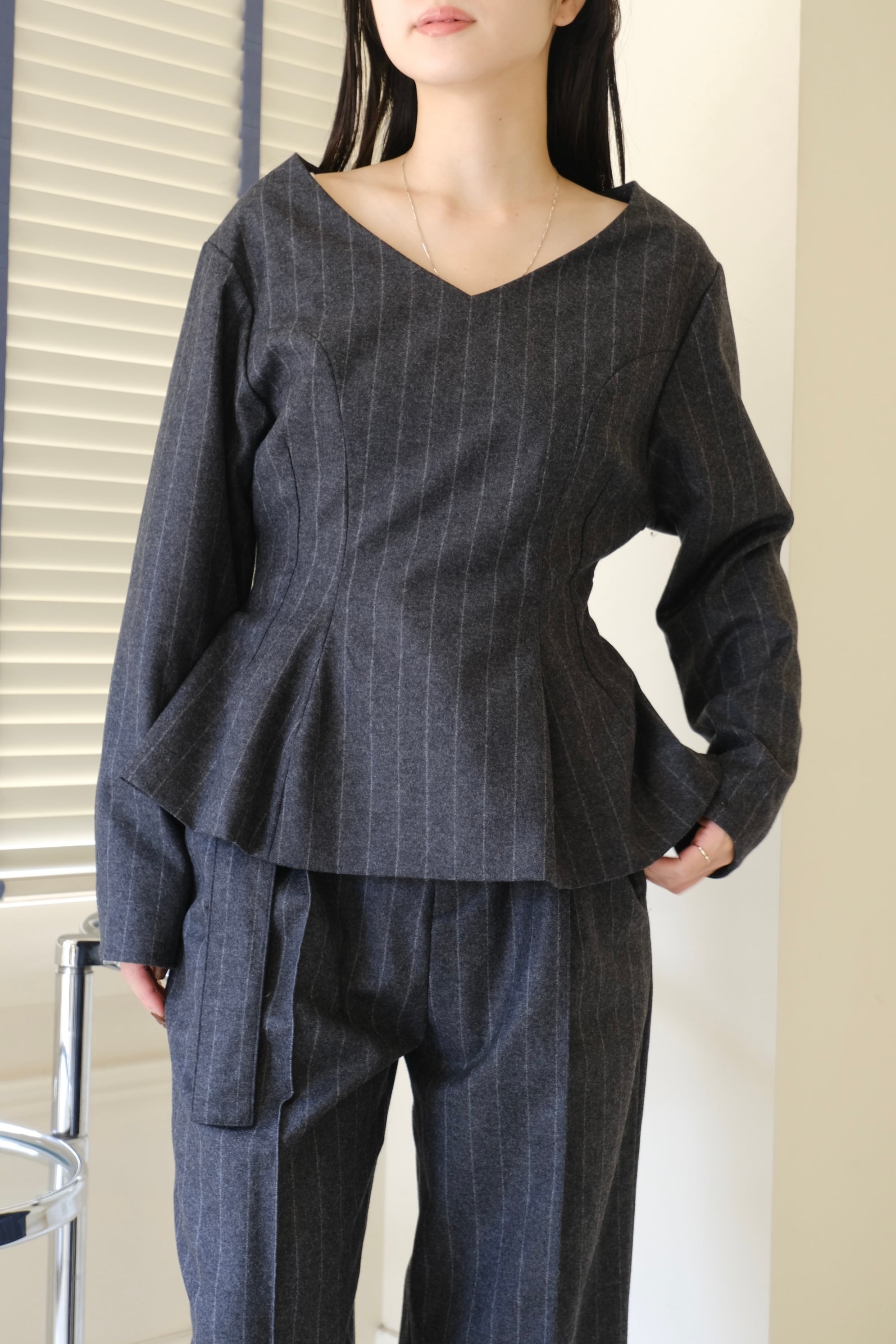 試着のみ KAYLE WOOL CASHMERE PEPLUM BLOUSE KAYLE】WOOL CASHMERE PEPLUM BLOUSE | theour