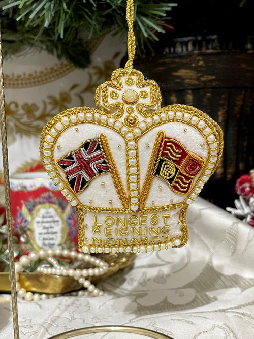 40%OFF『Westminster Abbey』ウエストミンスター ホワイトカラー オーナメント Longest Reigning Monarch Decorationの画像